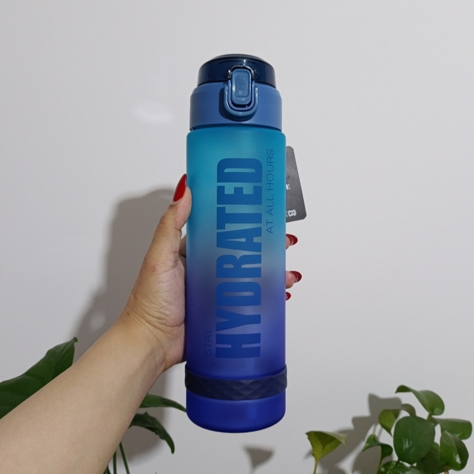 قمقمه آب مدل hydrated برند برتر eyun گنجایش ۹۰۰ میل - None - قمقمه پلاستیکی