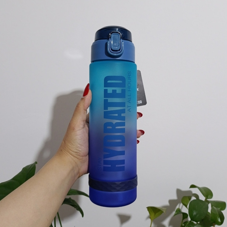 قمقمه آب مدل hydrated برند برتر eyun گنجایش ۹۰۰ میل - None - قمقمه پلاستیکی