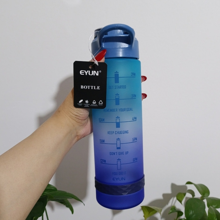 قمقمه آب مدل hydrated برند برتر eyun گنجایش ۹۰۰ میل - None - قمقمه پلاستیکی